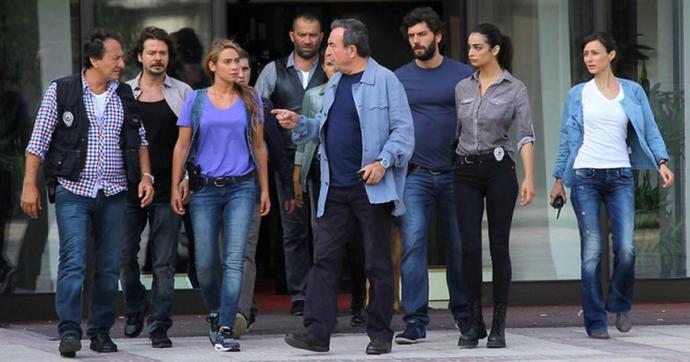 Türk Televizyon Tarihine Damga Vurmuş Dizileri Sizin İçin Listeledim!