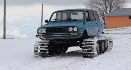 Kar paletli Renault 12 araba
