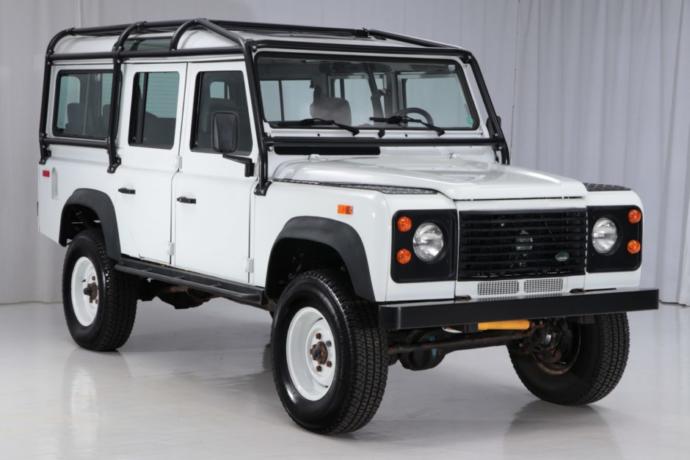 1990lara gelindiğinde Land Rover artık kendine has çizgileri olan bambaşka bir arabaydı.