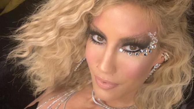 Çağla Şıkel Göbek Videosu ile TikTok'a "Merhaba" Dedi