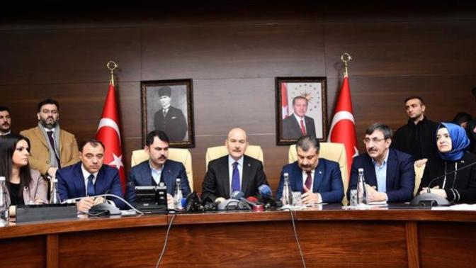 Bakanlar Depreme Canlı Yayında Yakalandı