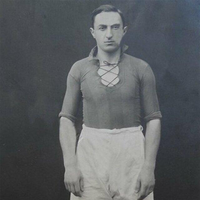 Soyadını Atatürkün Bizzat Verdiği Bir Futbol Efsanesi: Zeki Rıza Sporel!