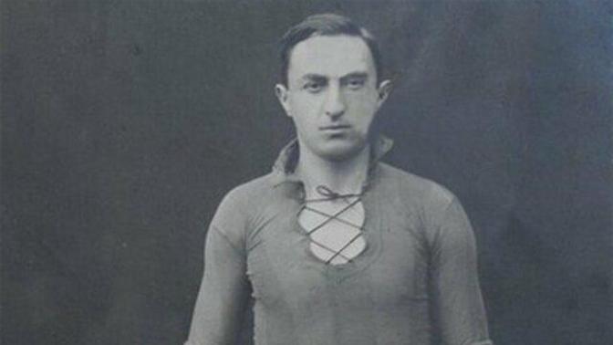 Soyadını Atatürk'ün Bizzat Verdiği Bir Futbol Efsanesi: Zeki Rıza Sporel!