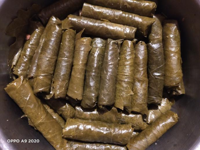 Tadına Bayılan Çok! Etli Yaprak Sarma Nasıl Yapılır?
