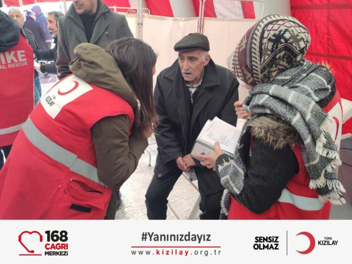 Kızılay Deprem Bölgesinde: Tüm Gücümüzle #Yanınızdayız
