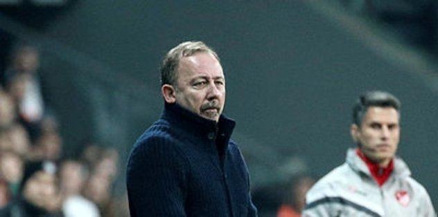 Beşiktaş Teknik Direkt&ouml;r&uuml; Sergen Yal&ccedil;ın