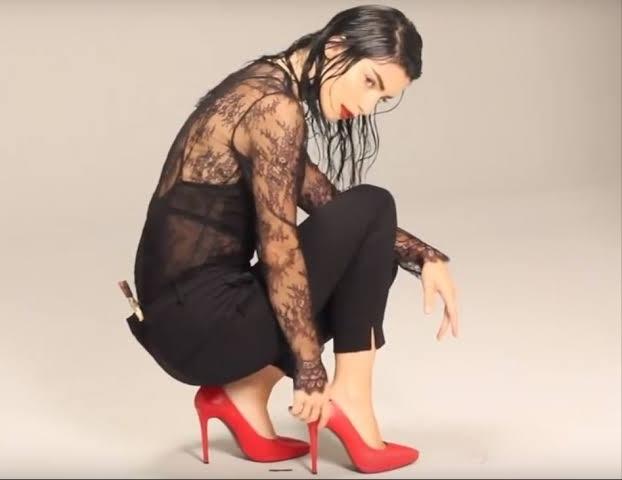 Islak saç modeli
