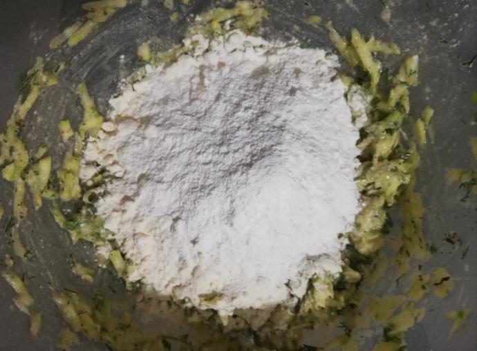 Mücverin En Lezzetli Hali: Kabak Mücver Nasıl Yapılır?