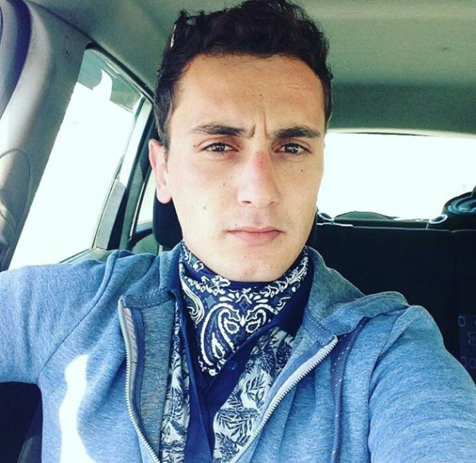 Yok Böyle Sosyal Deney: Corona Virüsü Taşıyıcısını Aracına Alan Koca Yürekli Adam ve Ona Yapılan Birbirinden Eğlenceli Yorumlar