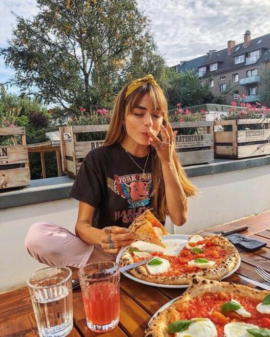 Aşırı Yemek Yeme İsteğinin Önüne Geçmenin 4 Yolu!