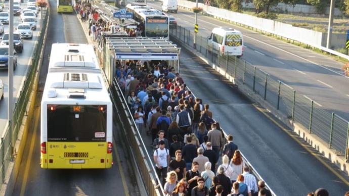 İstanbulda Toplu Ulaşıma Zam Geldi