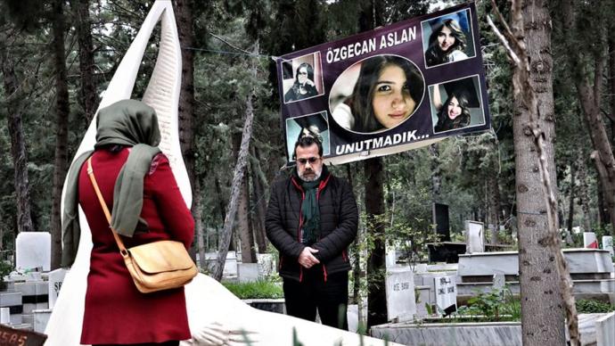Özgecan Aslan mezarı başında anıldı