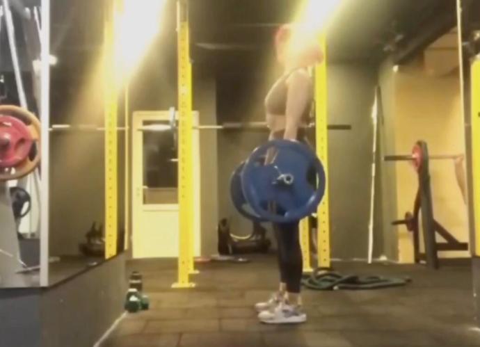 (Deadlift ) Görseller için @fitdileke Teşekkürler.
