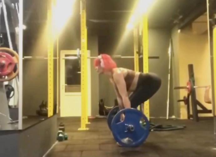 (Deadlift ) Görseller için @fitdileke Teşekkürler.