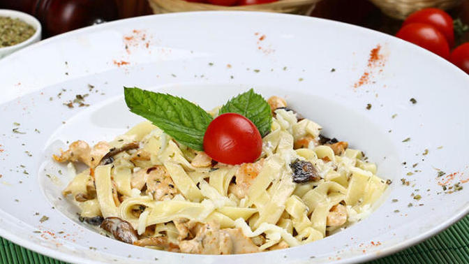 Fettucine Alfredo (Makarna) Tarifi!