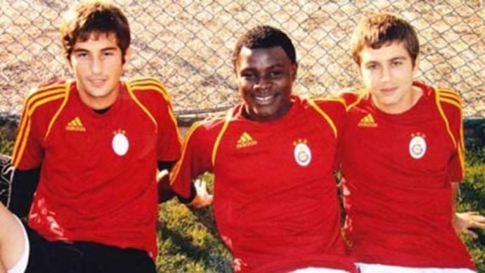 Yakışıklı Olmalarıyla Dikkatleri Üzerlerine Çekmiş Olan 11 Futbolcu