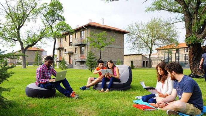 Üniversitede Bir Okul Kulübüne Katılmanın Faydaları!