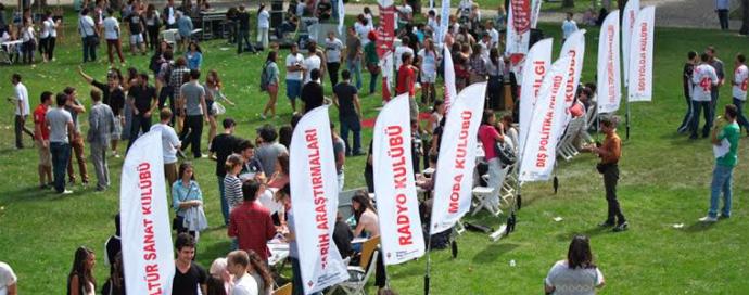 Üniversitede Bir Okul Kulübüne Katılmanın Faydaları!