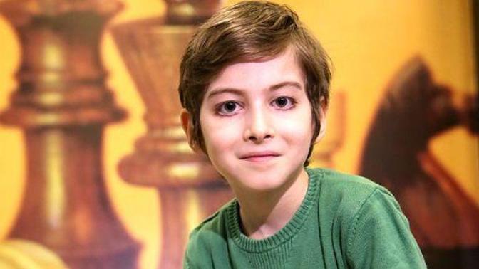9-10 Yaşlarında Bir Çocuğa Medya Tarafından Ego Depolanırsa Ne Olur?