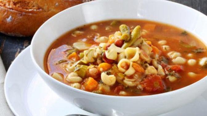 Minestrone Çorbası: İtalyan İşi Soğuk Günlerin Baş Tacı Sebze Çorbası 'Grip İlacı'