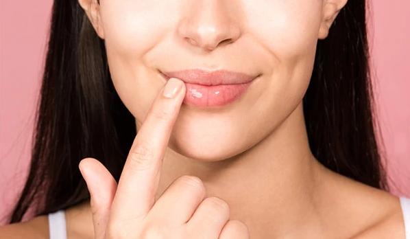 Pürüzsüz Dudaklara Kavuşun: 4 Doğal Peeling Tarifi!