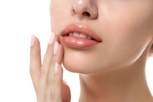 Pürüzsüz Dudaklara Kavuşun: 4 Doğal Peeling Tarifi!