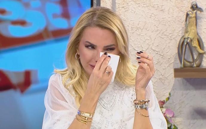 Ece Erken istifa etti