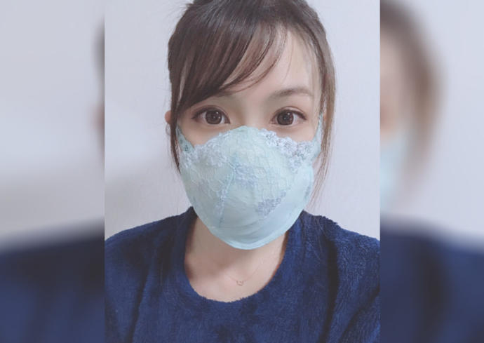 Eski Sütyeninden Anti-Coronavirüs Maskesi Tasarlayan Japon Model Haftanın En Çok Konuşulanı Oldu!