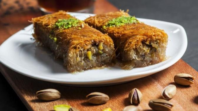 Farklı Bir Lezzet Arayanlar Buraya 🚨 Baklavalık Yufkadan Kadayıf Sarma Tarifim Sizlerle 🎉