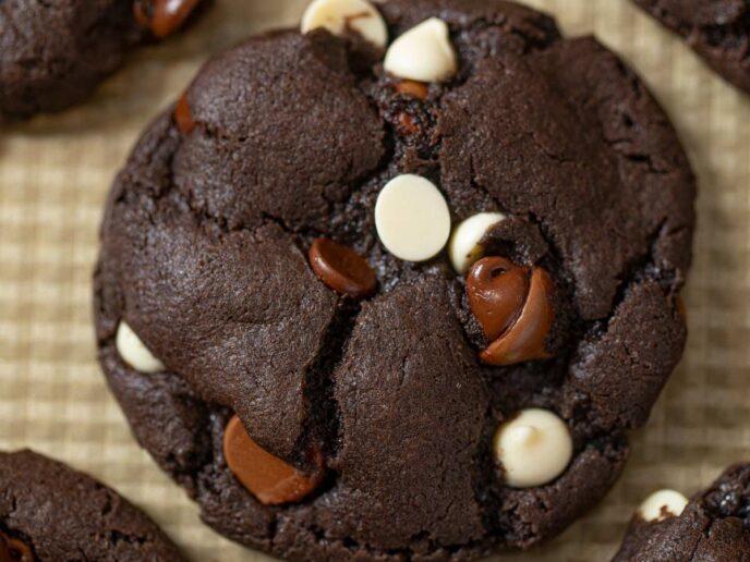 Starbucksın Meşhur Triple Chocolate Cookiesi Nasıl Yapılır?