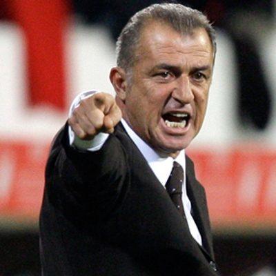 Dayan İmparator! Adanadan İstanbula, İstanbuldan İtalyaya Uzanan Serüven... İmparator Fatih Terimin Öyküsü!