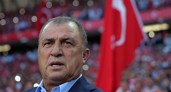 Dayan İmparator! Adanadan İstanbula, İstanbuldan İtalyaya Uzanan Serüven... İmparator Fatih Terimin Öyküsü!
