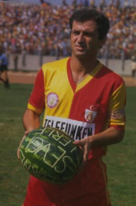 Dayan İmparator! Adanadan İstanbula, İstanbuldan İtalyaya Uzanan Serüven... İmparator Fatih Terimin Öyküsü!