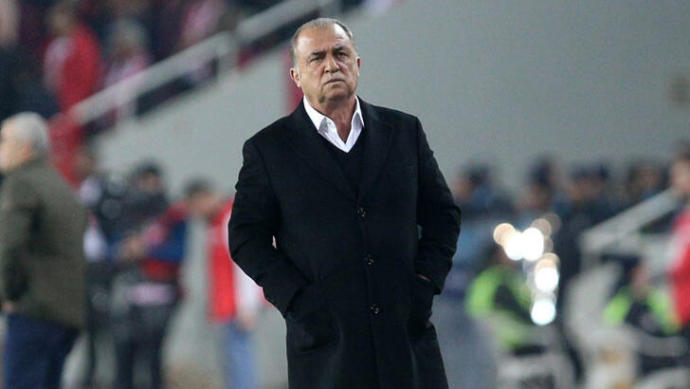 Dayan İmparator! Adanadan İstanbula, İstanbuldan İtalyaya Uzanan Serüven... İmparator Fatih Terimin Öyküsü!