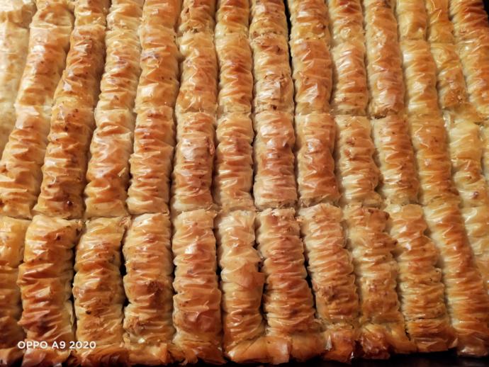 Ev Yapımını Aratmayacak Hazır Yufkadan Bükme Baklava