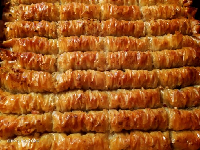 Ev Yapımını Aratmayacak Hazır Yufkadan Bükme Baklava