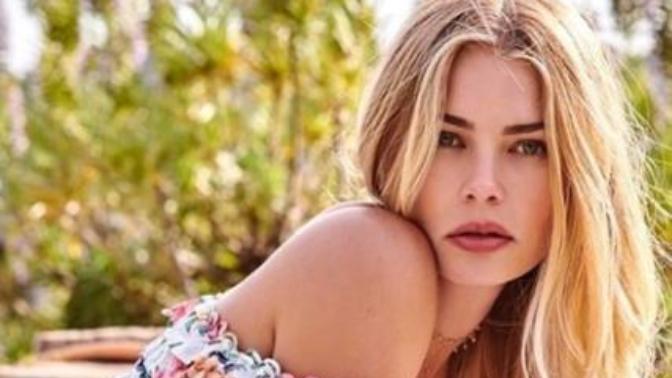 Görüntüleriyle Adeta Barbie Bebekleri Andıran 12 Ünlü Kadın!
