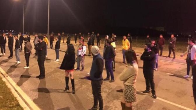 Uyarılara Rağmen Antalya'da 51 Kişi Bir Araya Gelip Doğum Günü Partisi Yaptı