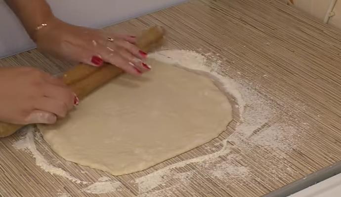 Ev Yapımı Pizza Tarifi İçin Pizza Severler Buraya!