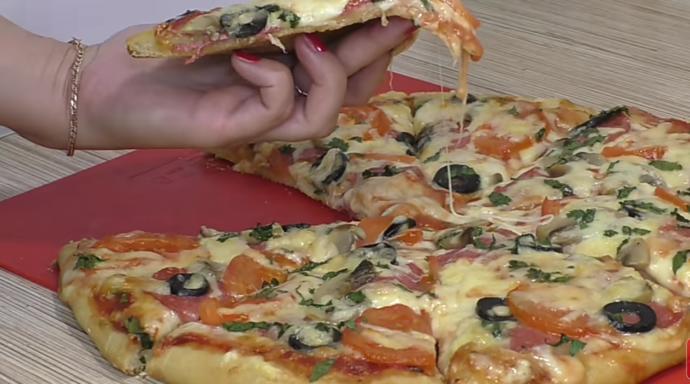 Ev Yapımı Pizza Tarifi İçin Pizza Severler Buraya!