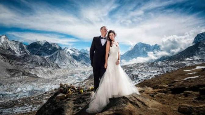 Everest’in Tepesinde Evlenmek İster Misin?