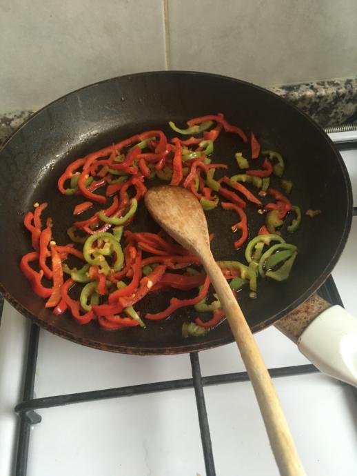 Mis Gibi Mantarlı 🍄 Kırmızı Biberli 🌶 Kaşarlı Omlet Tarifim 😋