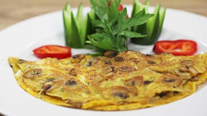Mis Gibi Mantarlı 🍄 Kırmızı Biberli 🌶 Kaşarlı Omlet Tarifim 😋