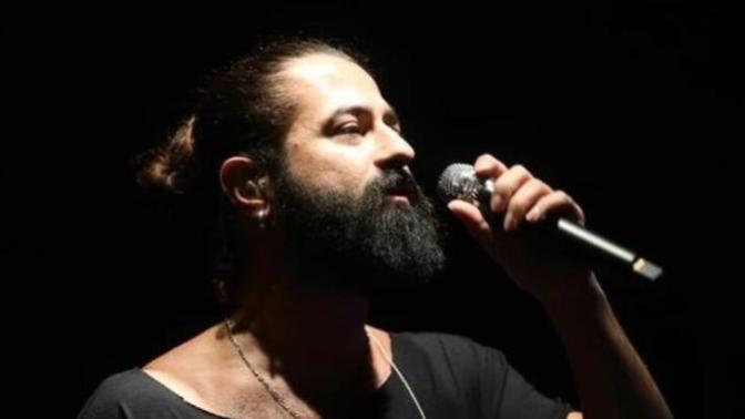 Koray Avcı Evde Kal Çağrısına Dikkat Çekmek için 12 Yıl Sonra Sakallarını Tamamen Kesti
