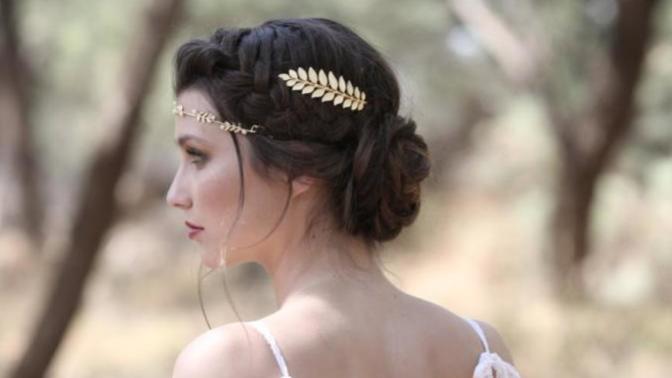 Abiye Saç Modelleri ile Tarzına Uygun Olanı Seç ve Gecenin Yıldızı Ol!