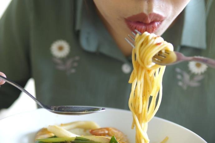 Karantina Günlerinde Aşırı Yeme İsteğinize Teslim Olmayın!
