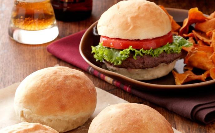Küçük Büyük Herkesin Seveceği Ev Yapımı Hamburger Tarifim Geliyor!