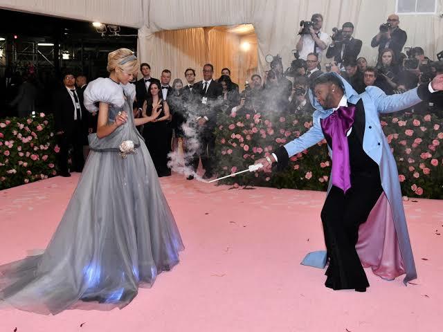 Met Gala Ünlülerini Eleştiriyorum! Kim Daha Şık? Kim Ne Giymiş? Beraber Bakalım mı?🎉