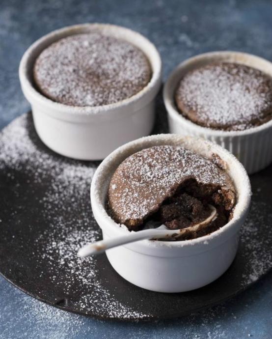 Tatlı Krizlerine Son! Pratik Çikolatalı Sufle Tarifim Karşınızda!