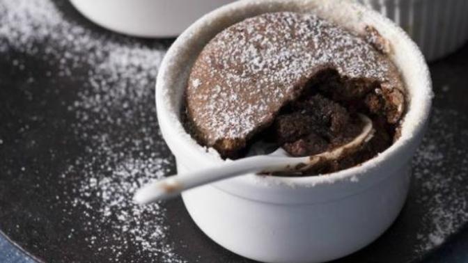 Tatlı Krizlerine Son! Pratik Çikolatalı Sufle Tarifim Karşınızda!